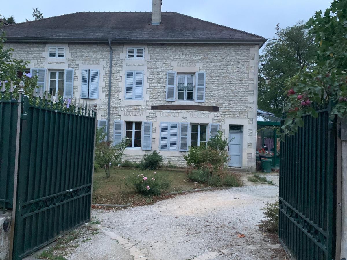 Chambres D'Hotes Dans Une Maison De Caractere Mussey-sur-Marne Eksteriør bilde