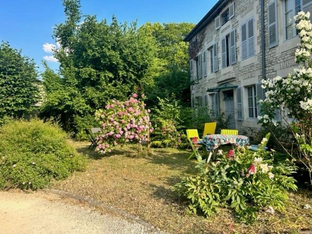 Chambres D'Hotes Dans Une Maison De Caractere Mussey-sur-Marne Eksteriør bilde